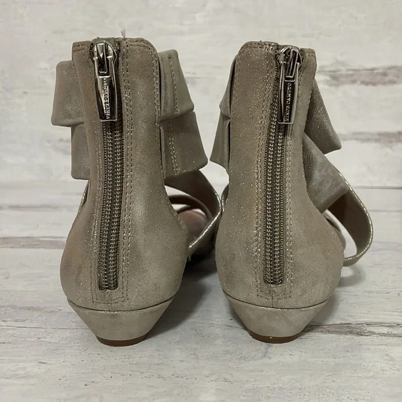 Very gently used Vince Camuto sparkly sandals. Size 7. - Picture 4 of 6